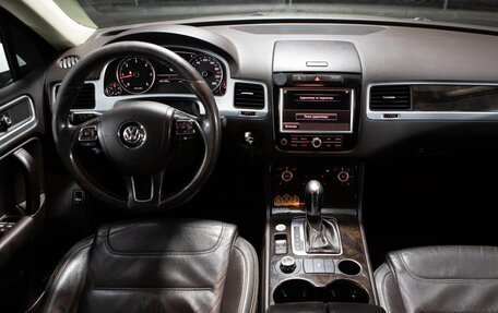 Volkswagen Touareg III, 2011 год, 1 976 000 рублей, 12 фотография