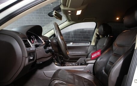 Volkswagen Touareg III, 2011 год, 1 976 000 рублей, 10 фотография