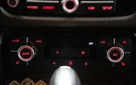 Volkswagen Touareg III, 2011 год, 1 976 000 рублей, 24 фотография