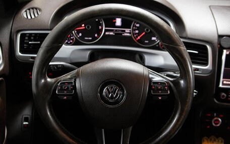 Volkswagen Touareg III, 2011 год, 1 976 000 рублей, 21 фотография