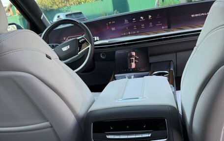 Cadillac Escalade V, 2025 год, 20 фотография