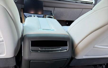 Cadillac Escalade V, 2025 год, 21 фотография