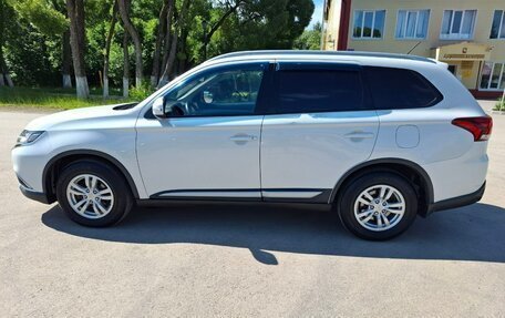 Mitsubishi Outlander III рестайлинг 3, 2015 год, 1 470 000 рублей, 7 фотография