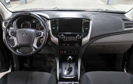 Mitsubishi L200 IV рестайлинг, 2017 год, 1 649 000 рублей, 14 фотография