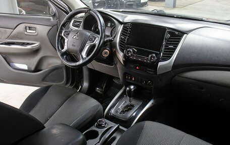 Mitsubishi L200 IV рестайлинг, 2017 год, 1 649 000 рублей, 11 фотография