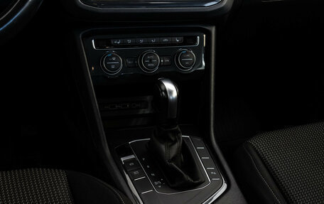 Volkswagen Tiguan II, 2020 год, 2 049 000 рублей, 13 фотография