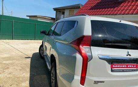 Mitsubishi Pajero Sport III рестайлинг, 2019 год, 3 200 000 рублей, 5 фотография
