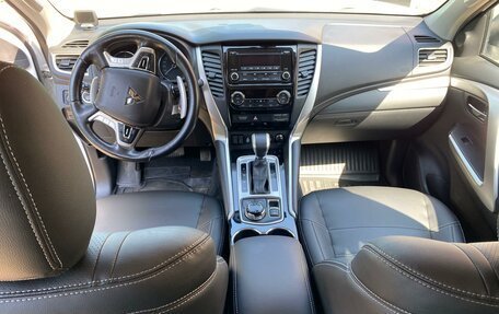 Mitsubishi Pajero Sport III рестайлинг, 2019 год, 3 200 000 рублей, 7 фотография