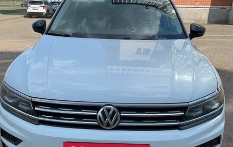 Volkswagen Tiguan II, 2019 год, 2 650 000 рублей, 3 фотография