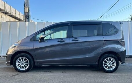 Honda Freed I, 2016 год, 690 000 рублей, 13 фотография