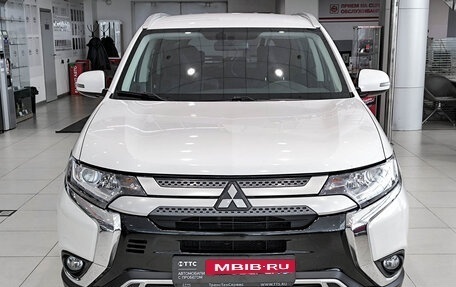 Mitsubishi Outlander III рестайлинг 3, 2020 год, 2 150 000 рублей, 2 фотография