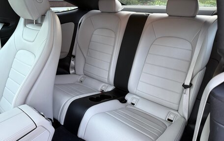 Mercedes-Benz C-Класс, 2018 год, 3 300 000 рублей, 17 фотография
