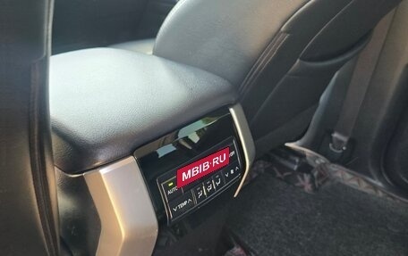 Toyota Land Cruiser Prado 150 рестайлинг 2, 2019 год, 4 400 000 рублей, 13 фотография