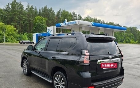 Toyota Land Cruiser Prado 150 рестайлинг 2, 2019 год, 4 400 000 рублей, 3 фотография