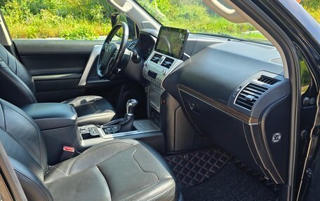 Toyota Land Cruiser Prado 150 рестайлинг 2, 2019 год, 4 400 000 рублей, 17 фотография