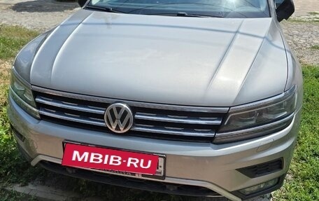 Volkswagen Tiguan II, 2020 год, 2 450 000 рублей, 1 фотография