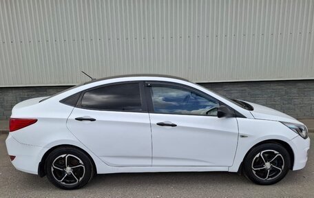 Hyundai Solaris II рестайлинг, 2015 год, 550 000 рублей, 3 фотография