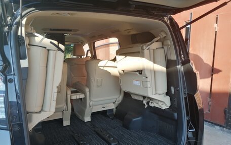 Toyota Vellfire II, 2016 год, 3 850 000 рублей, 9 фотография