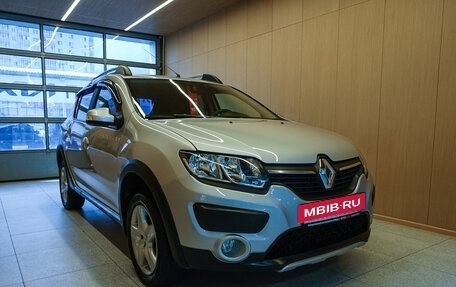Renault Sandero II рестайлинг, 2018 год, 899 000 рублей, 3 фотография