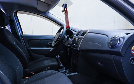 Renault Sandero II рестайлинг, 2018 год, 899 000 рублей, 18 фотография