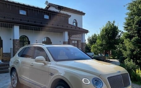 Bentley Bentayga I, 2019 год, 18 000 000 рублей, 2 фотография