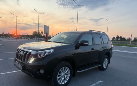 Toyota Land Cruiser Prado 150 рестайлинг 2, 2017 год, 4 499 000 рублей, 10 фотография