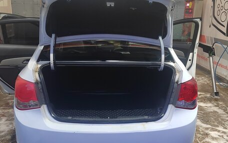 Chevrolet Cruze II, 2011 год, 530 000 рублей, 7 фотография