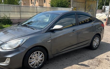 Hyundai Solaris II рестайлинг, 2011 год, 600 000 рублей, 3 фотография