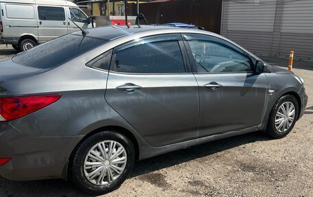 Hyundai Solaris II рестайлинг, 2011 год, 600 000 рублей, 5 фотография