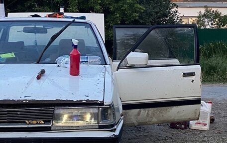 Toyota Vista, 1985 год, 70 000 рублей, 3 фотография
