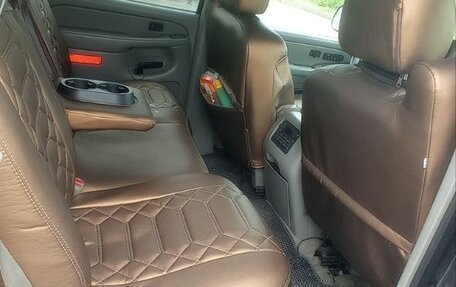 Chevrolet Tahoe II, 2005 год, 750 000 рублей, 21 фотография