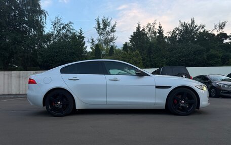 Jaguar XE I рестайлинг, 2016 год, 1 800 000 рублей, 3 фотография
