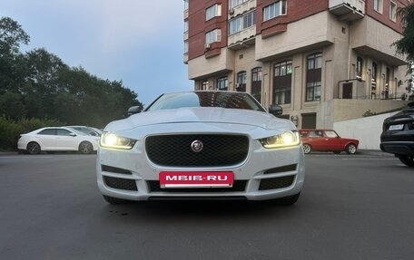 Jaguar XE I рестайлинг, 2016 год, 1 800 000 рублей, 2 фотография