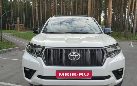 Toyota Land Cruiser Prado 150 рестайлинг 2, 2020 год, 6 100 000 рублей, 2 фотография