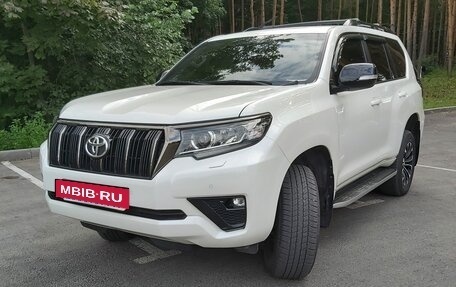 Toyota Land Cruiser Prado 150 рестайлинг 2, 2020 год, 6 100 000 рублей, 4 фотография