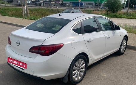 Opel Astra J, 2014 год, 850 000 рублей, 5 фотография