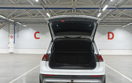 Volkswagen Tiguan II, 2019 год, 2 399 950 рублей, 14 фотография