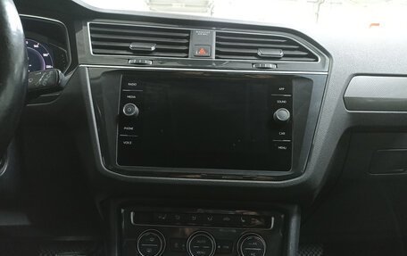 Volkswagen Tiguan II, 2019 год, 2 399 950 рублей, 19 фотография