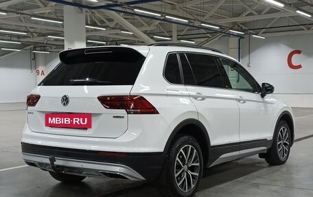 Volkswagen Tiguan II, 2019 год, 2 399 950 рублей, 9 фотография