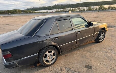 Mercedes-Benz E-Класс, 1993 год, 215 000 рублей, 4 фотография