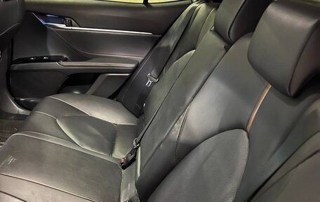 Toyota Camry, 2020 год, 2 900 000 рублей, 10 фотография