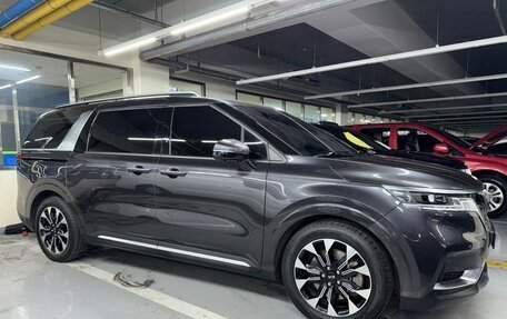 KIA Carnival, 2020 год, 2 900 000 рублей, 2 фотография
