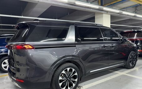 KIA Carnival, 2020 год, 2 900 000 рублей, 3 фотография