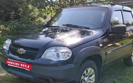 Chevrolet Niva I рестайлинг, 2011 год, 420 000 рублей, 3 фотография