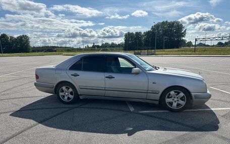 Mercedes-Benz E-Класс, 1999 год, 400 000 рублей, 5 фотография