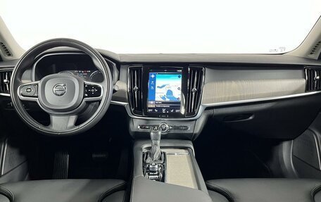 Volvo S90 II рестайлинг, 2021 год, 3 599 000 рублей, 15 фотография