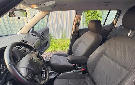 Skoda Fabia II, 2011 год, 750 000 рублей, 10 фотография