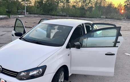 Volkswagen Polo VI (EU Market), 2013 год, 890 000 рублей, 3 фотография