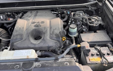 Toyota Land Cruiser Prado 150 рестайлинг 2, 2016 год, 4 200 000 рублей, 16 фотография