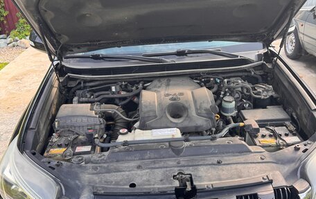 Toyota Land Cruiser Prado 150 рестайлинг 2, 2016 год, 4 200 000 рублей, 15 фотография